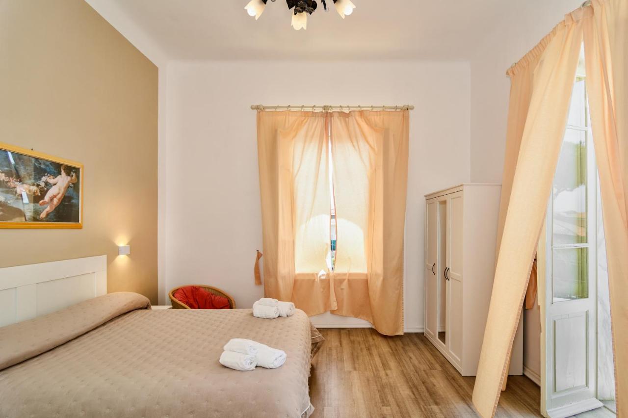 Hotel Ambra フォルテ・デイ・マルミ エクステリア 写真