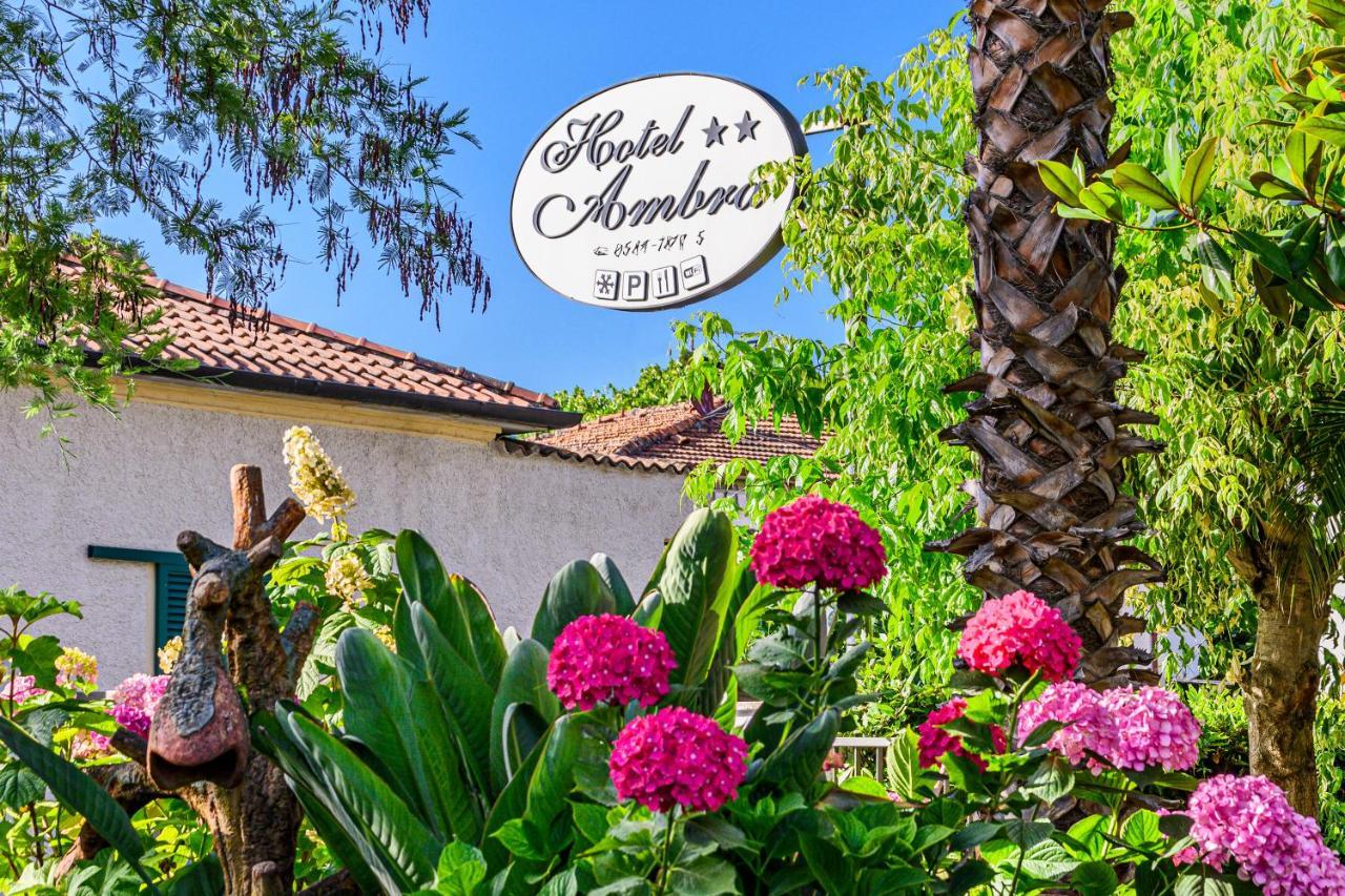 Hotel Ambra フォルテ・デイ・マルミ エクステリア 写真